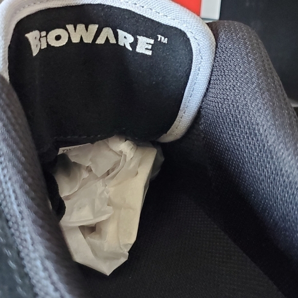 Rare MASS EFFECT N7 armour stripe sneakers never worn  in box. Size 11. - Picture 6 of 9